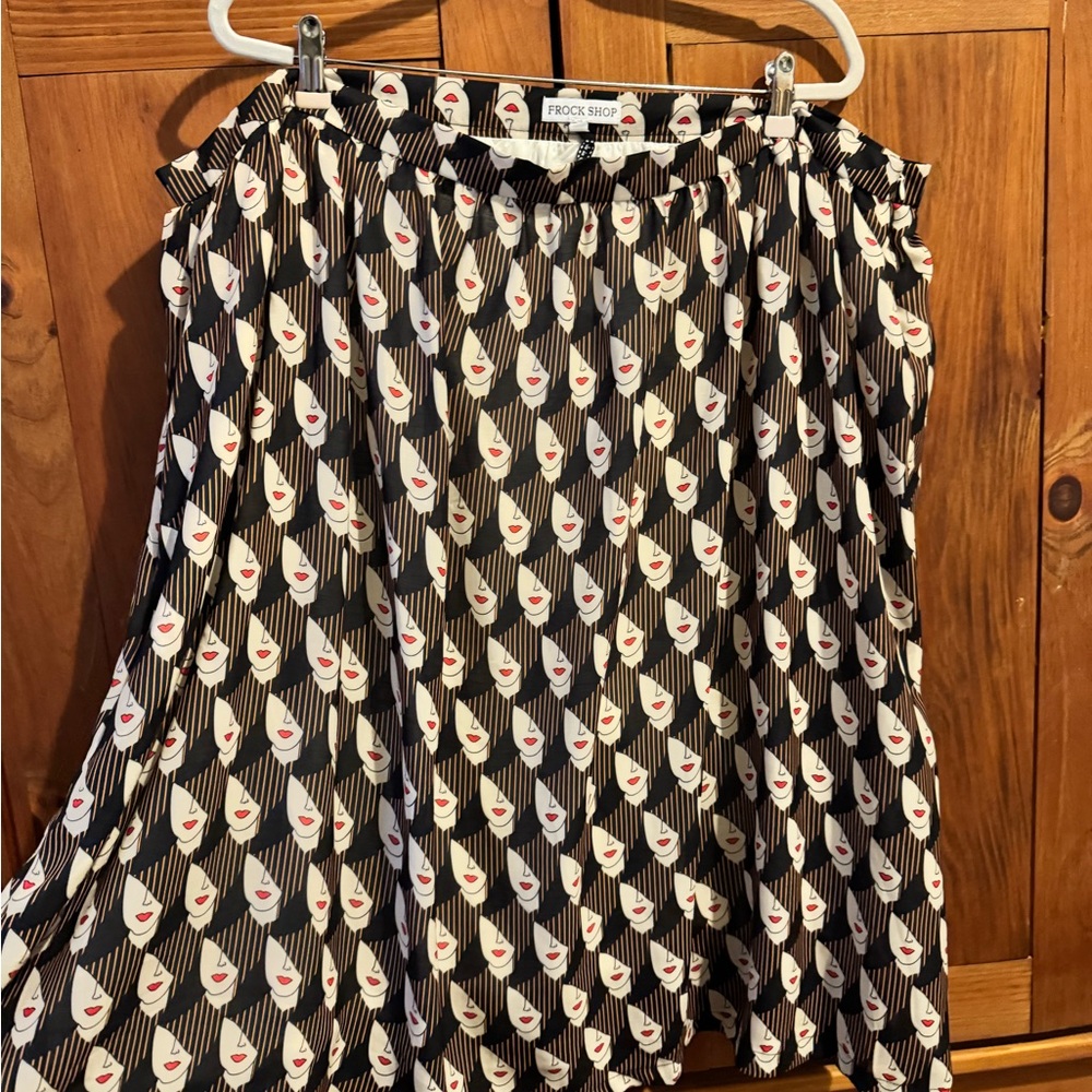 Black and White Graphic Patterned Skirt